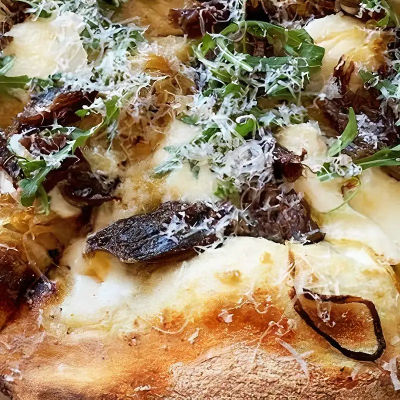 Beef Back Rib + Arugula Pizza