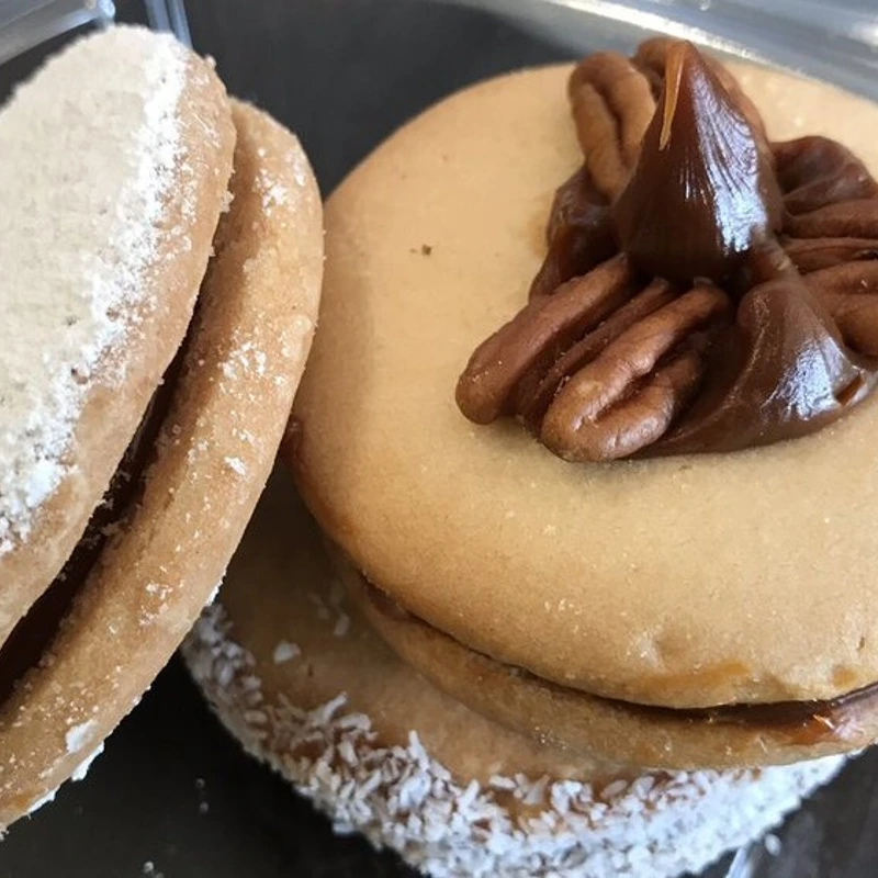 Chocolate Blanco Alfajores (White)