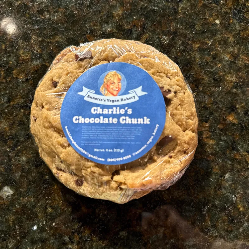 Large Vegan Chocolate Chunk Cookie