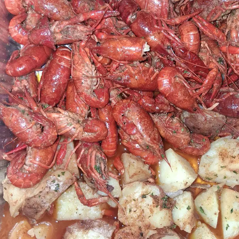Garlic Crawfish Pan