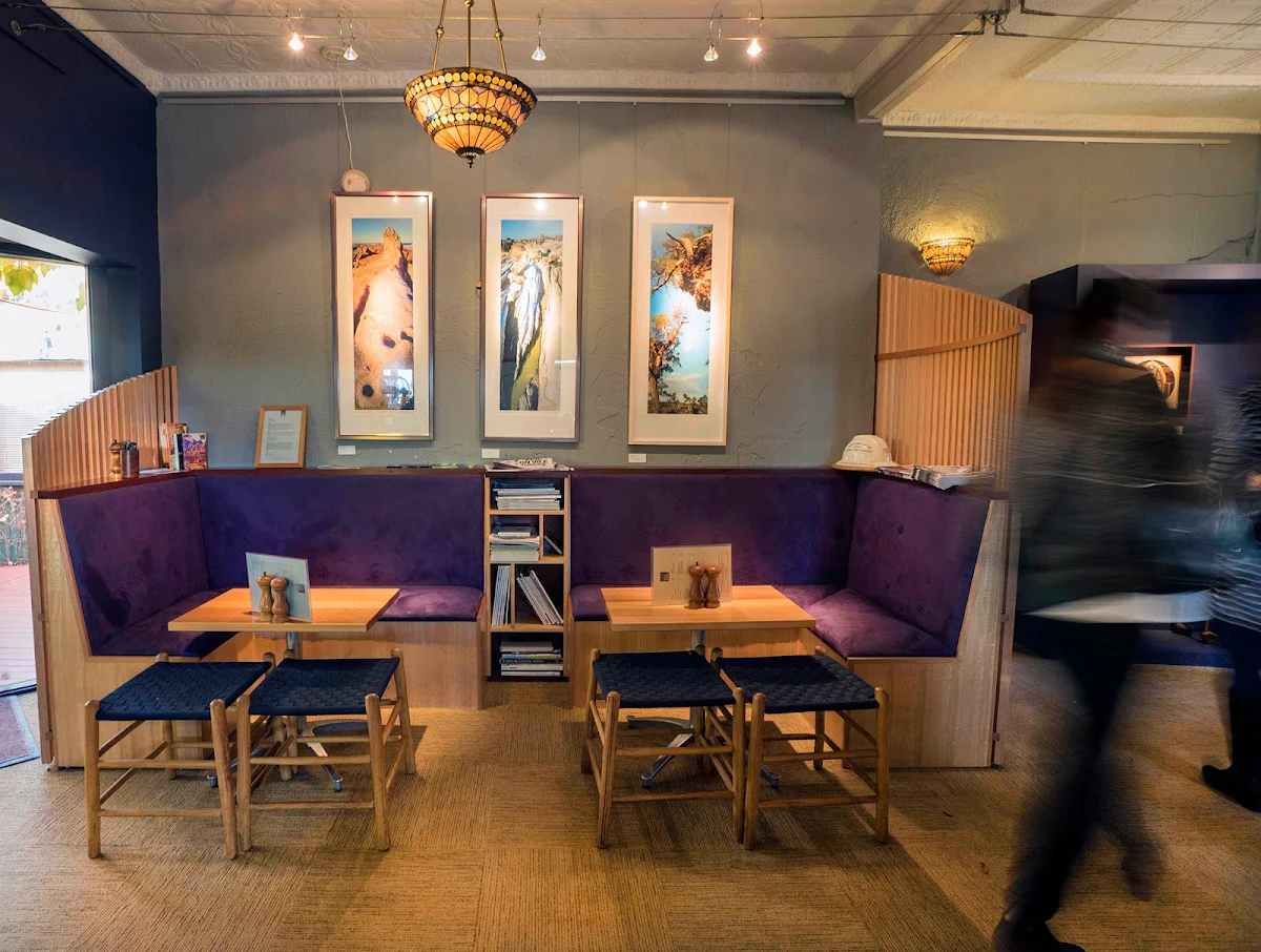Vibe, Café Woodworks