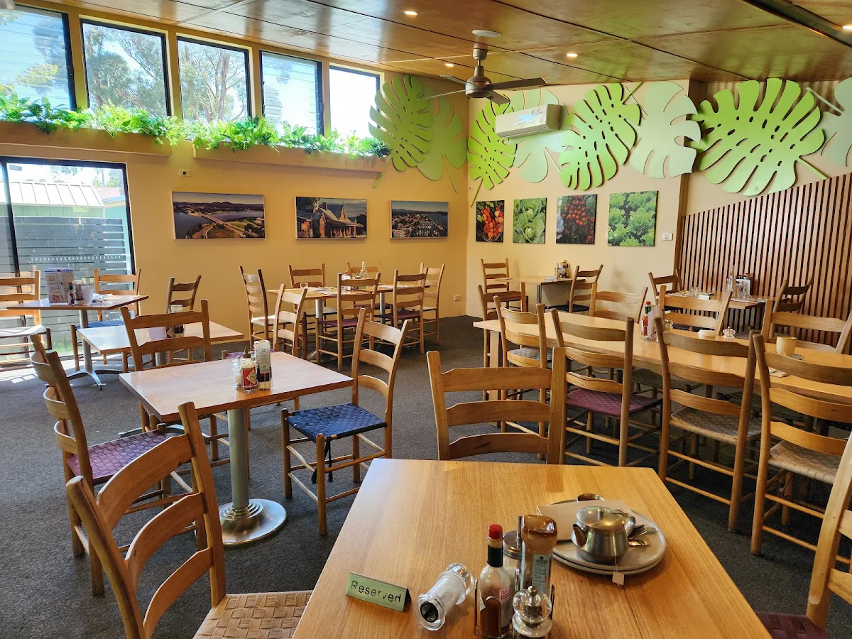 Vibe, Café Woodworks
