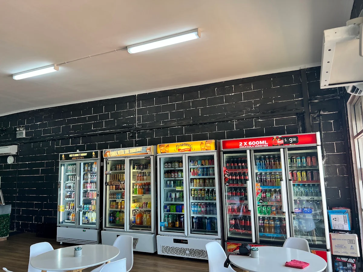 Vibe, Triple T Cafe