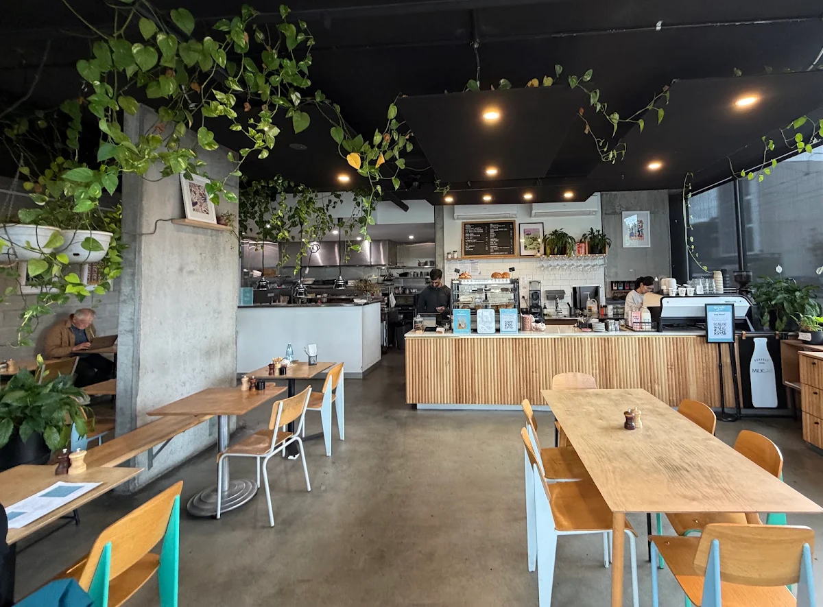 Vibe, Mary Miller Cafe