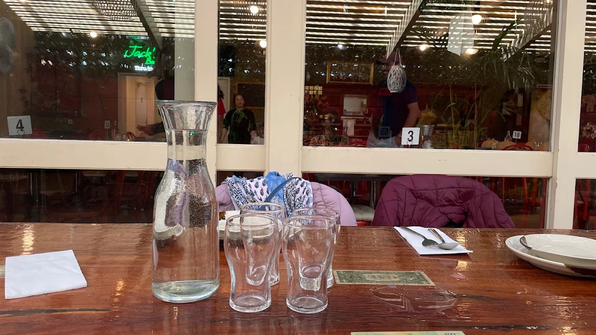 Vibe, Sorrento Thai