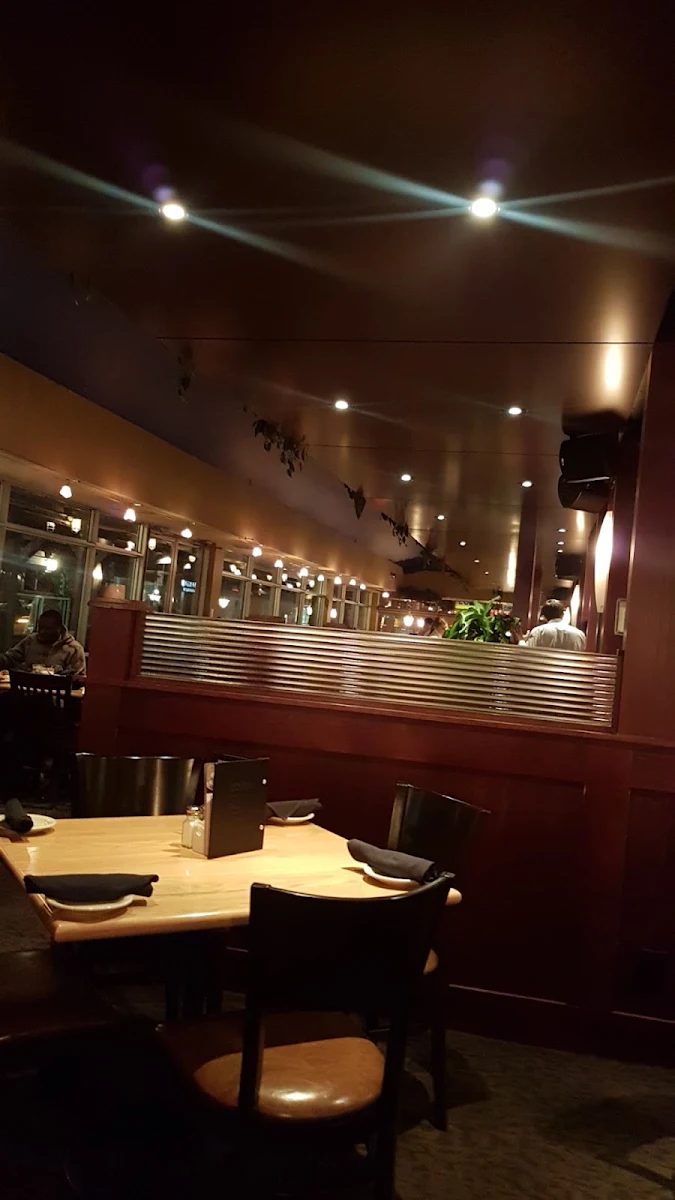 Vibe, Tony Roma's