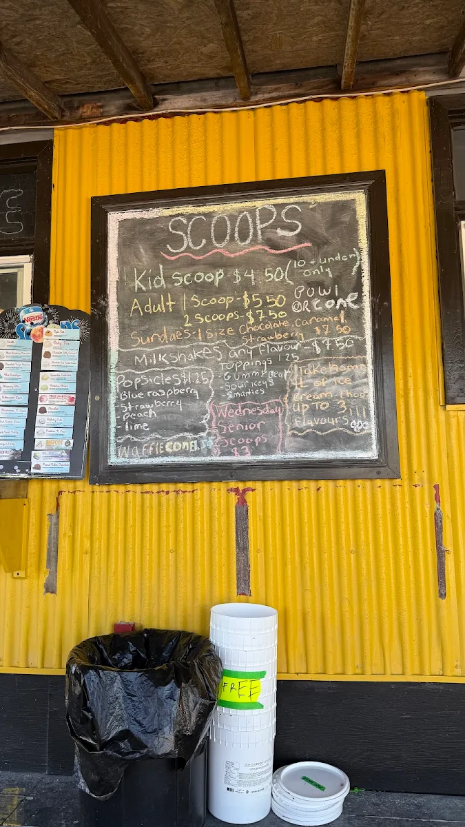Menu, Ma and pas Country Fries Chip Wagon