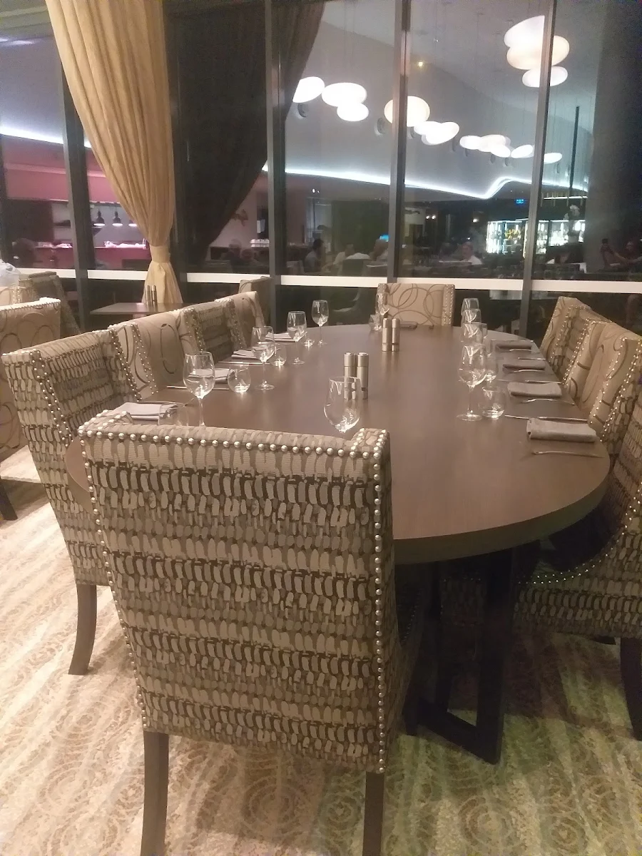 Vibe, Apron Bar & Restaurant