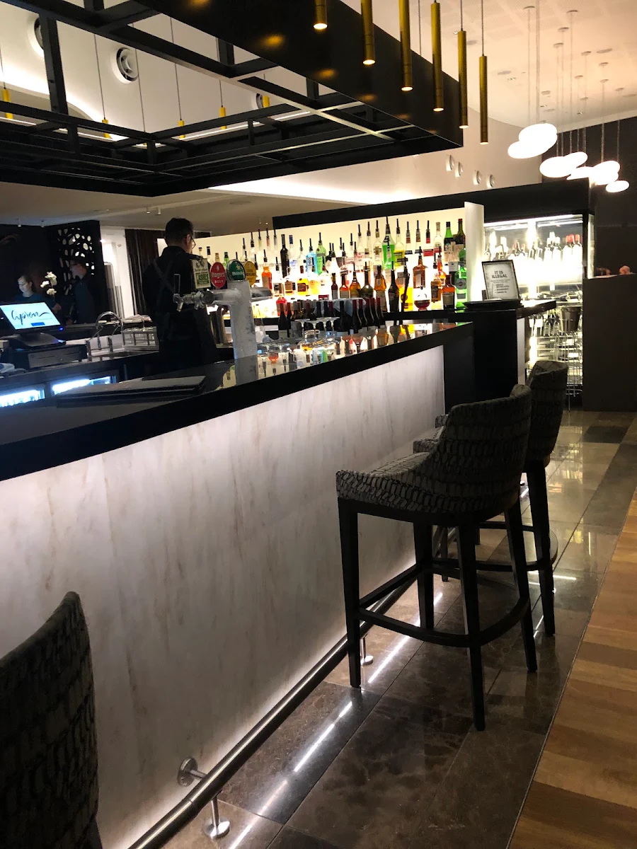 Vibe, Apron Bar & Restaurant