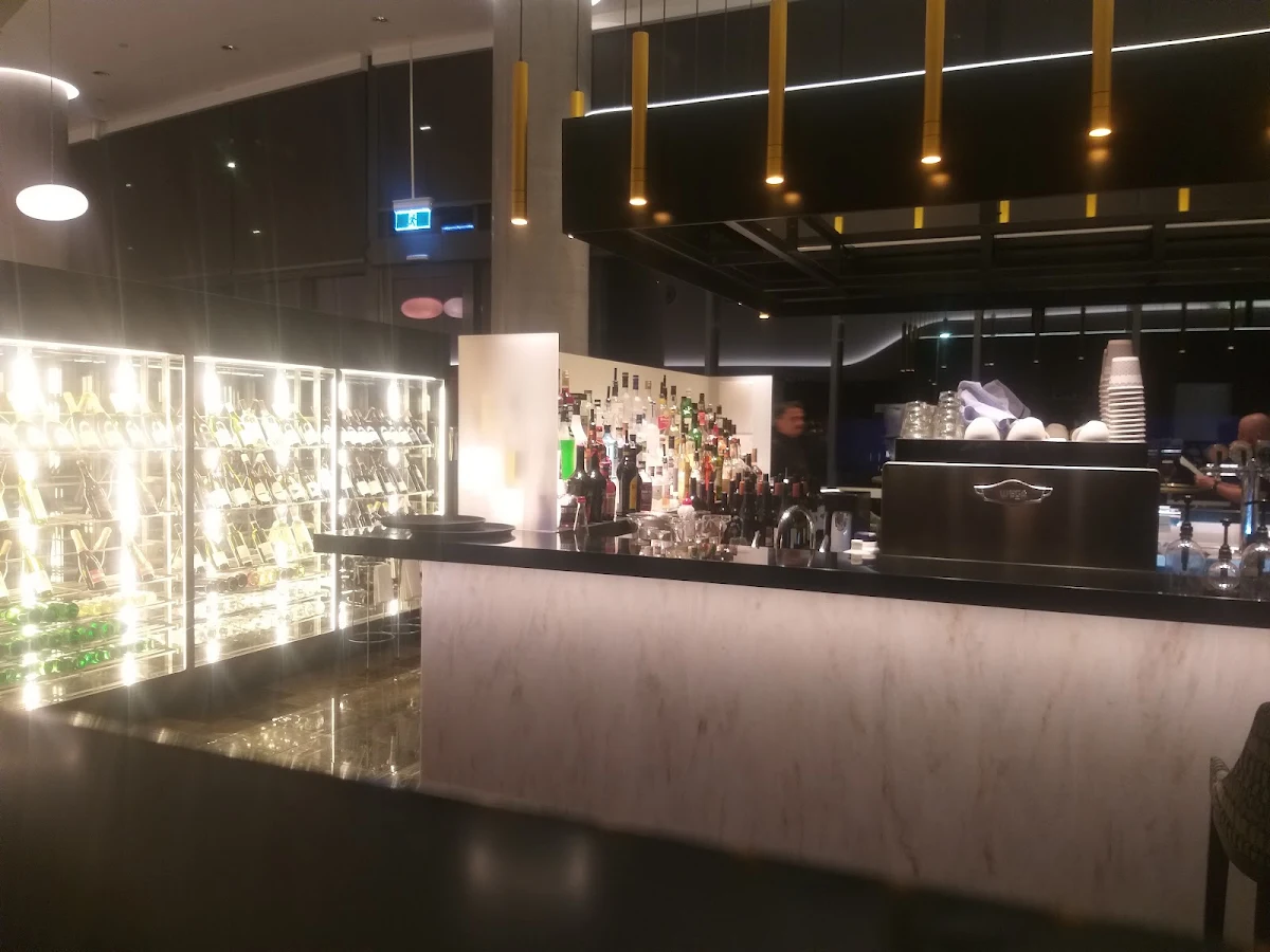 Vibe, Apron Bar & Restaurant