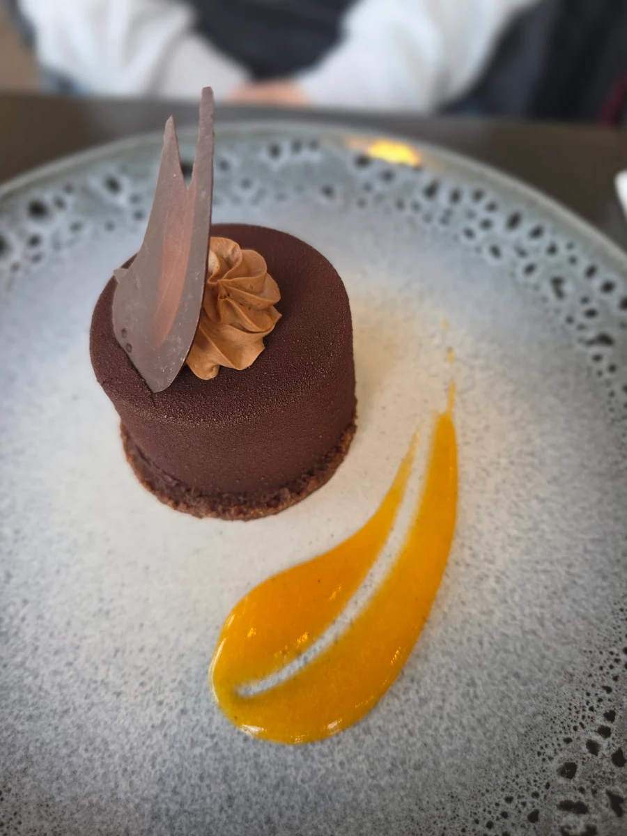 Food & drink, RANGE restaurant, bar + patio