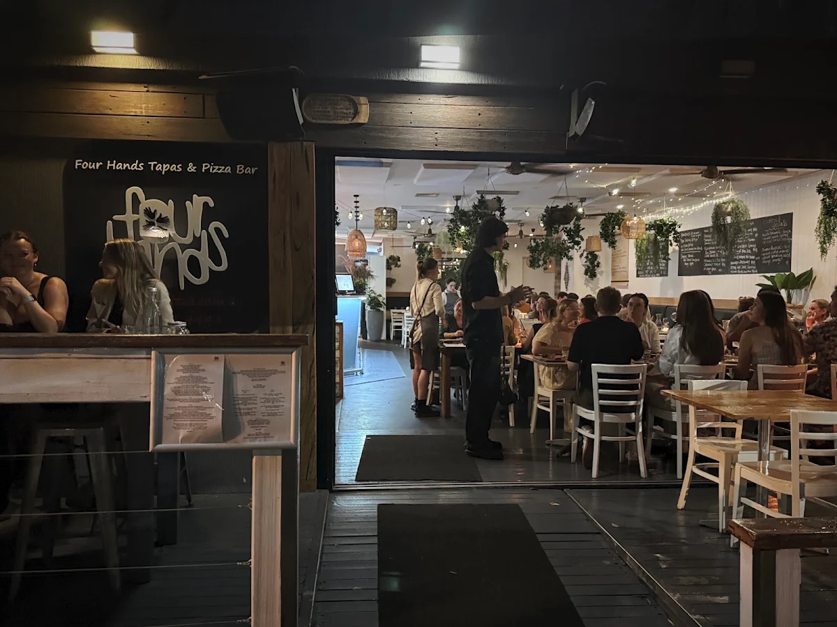 Vibe, Four Hands Tapas & Pizza Restaurant