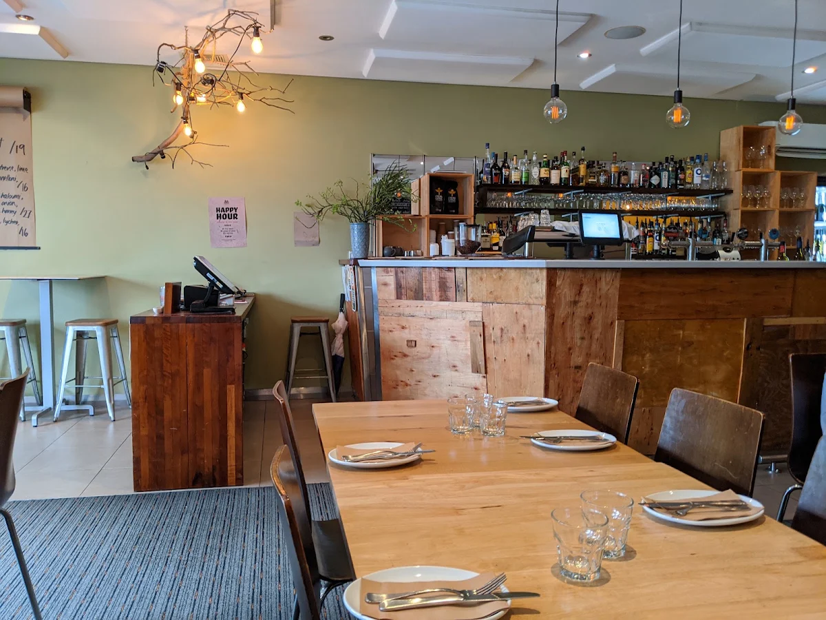 Vibe, Four Hands Tapas & Pizza Restaurant