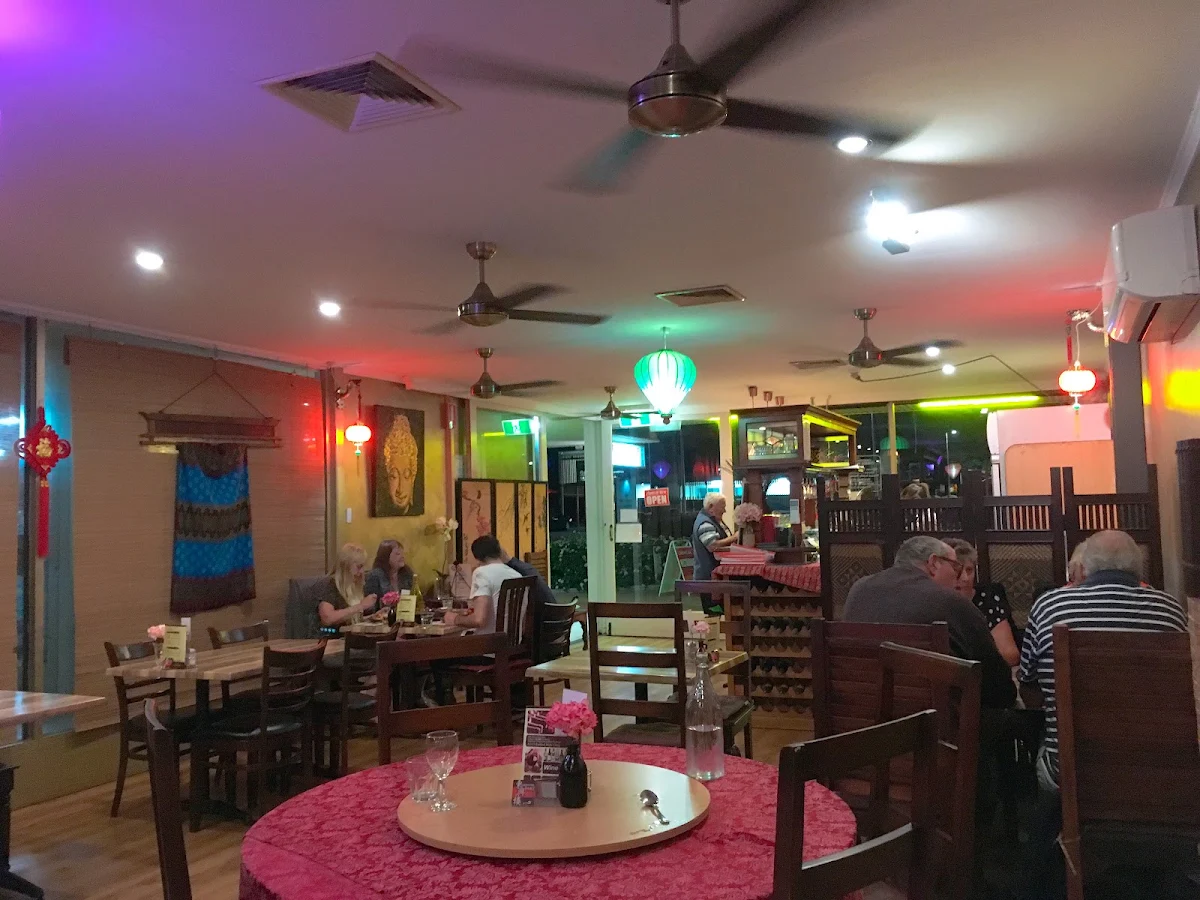 Vibe, Oriental Palace Chinese Restaurant
