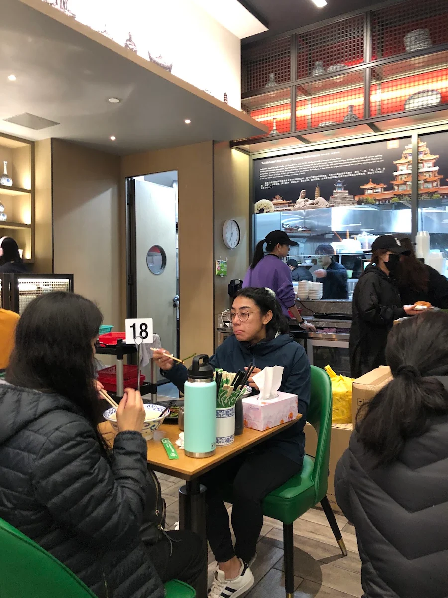 Vibe, 1915 Lanzhou Beef Noodles