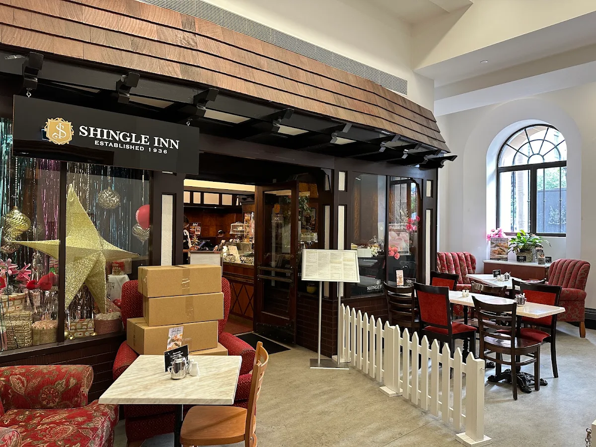 Vibe, Shingle Inn City Hall