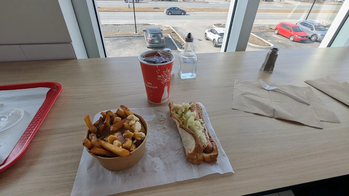 Food & drink, Louis' Luncheonette