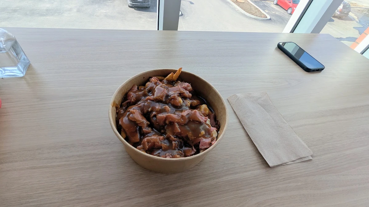 Food & drink, Louis' Luncheonette