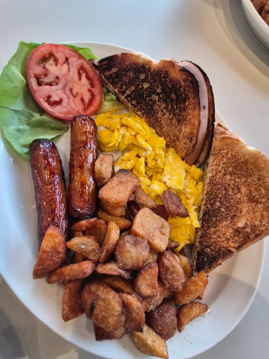 Food & drink, Louis' Luncheonette