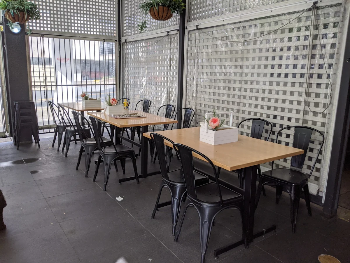 Vibe, Mad Kitchen & Co