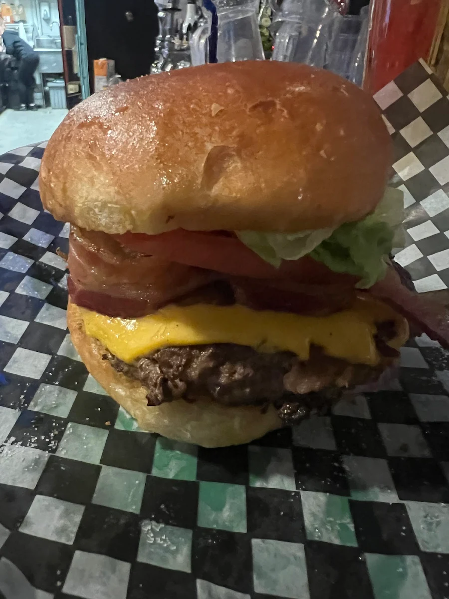Food & drink, Cutchie's Sports Tap & Eatery