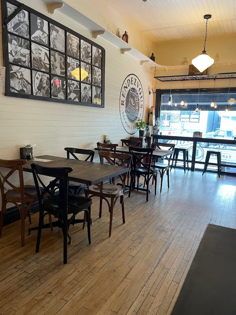 Vibe, Rendezvous Eatery and Taproom