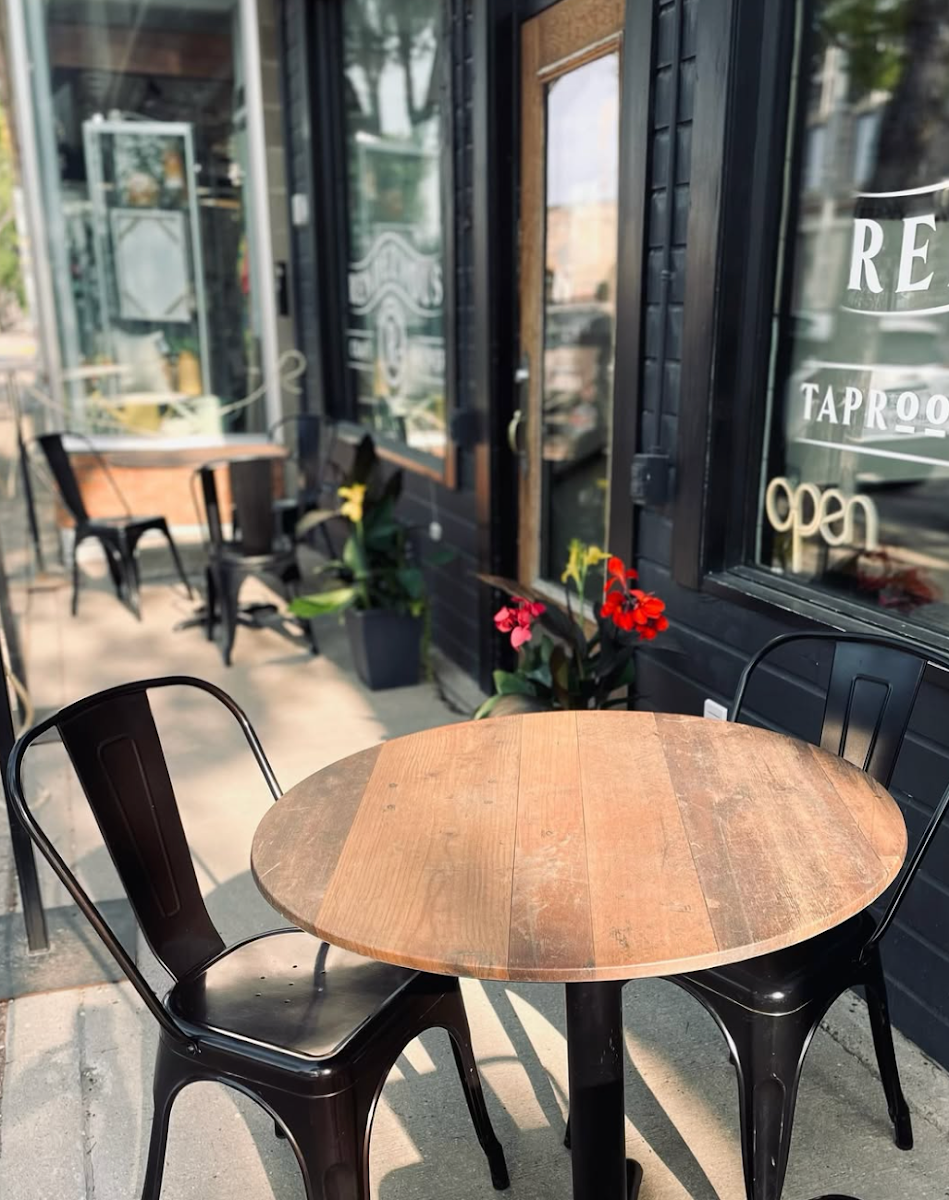 Vibe, Rendezvous Eatery and Taproom