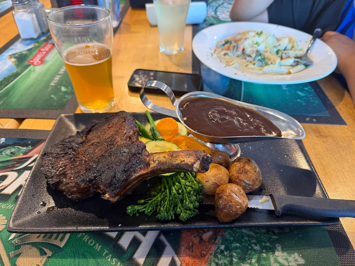 Food & drink, 12 Mile Steakhouse