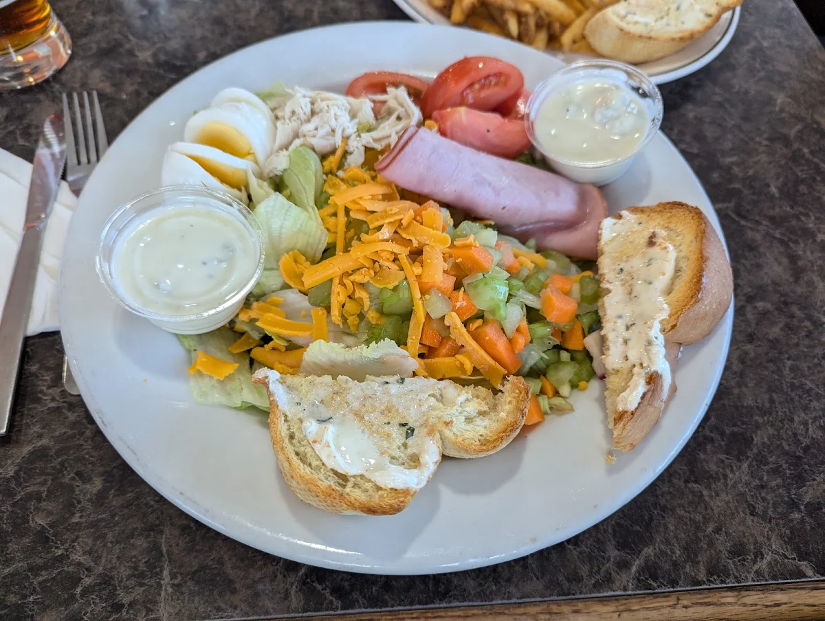 Food & drink, MacLeod's Restaurant & Lounge