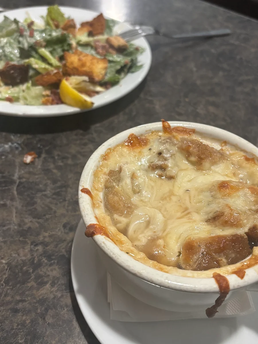 Food & drink, MacLeod's Restaurant & Lounge