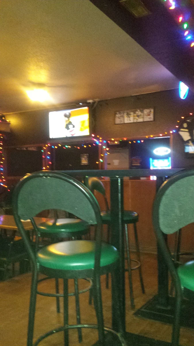 Vibe, MacLeod's Restaurant & Lounge