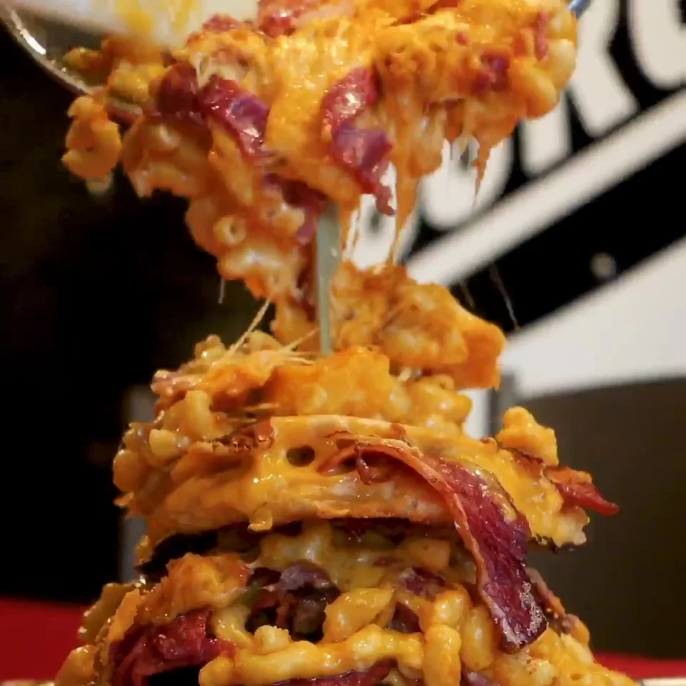Vibe, Top Gun Burger