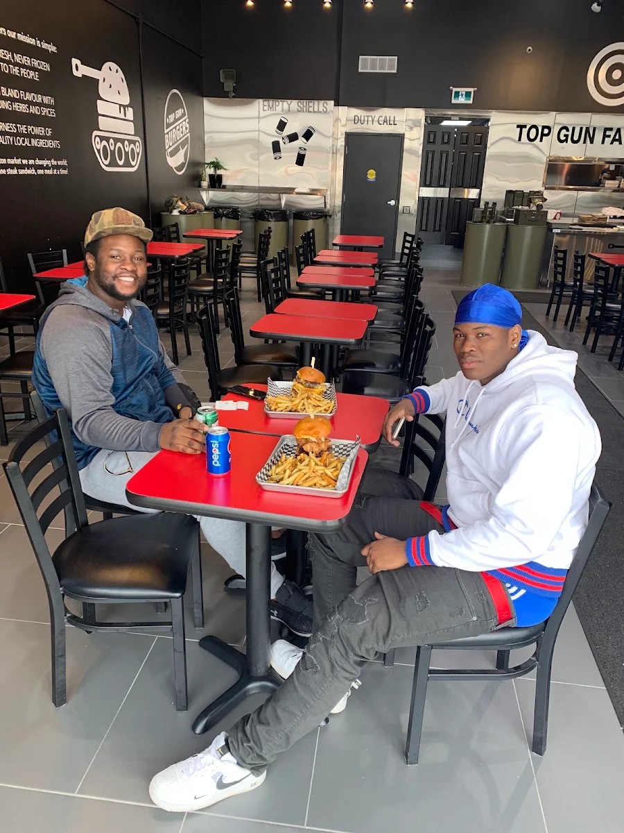 Vibe, Top Gun Burger