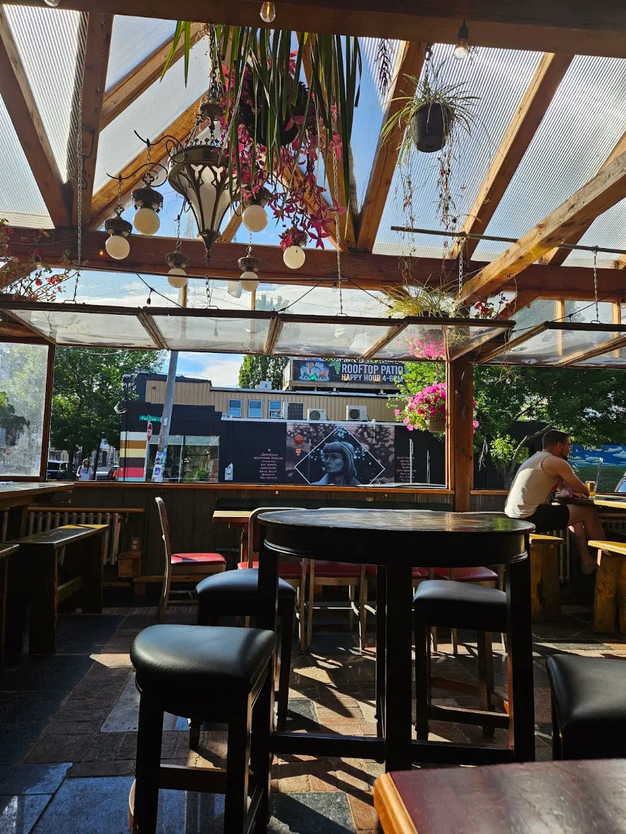 Vibe, The Local Restaurant and Bar