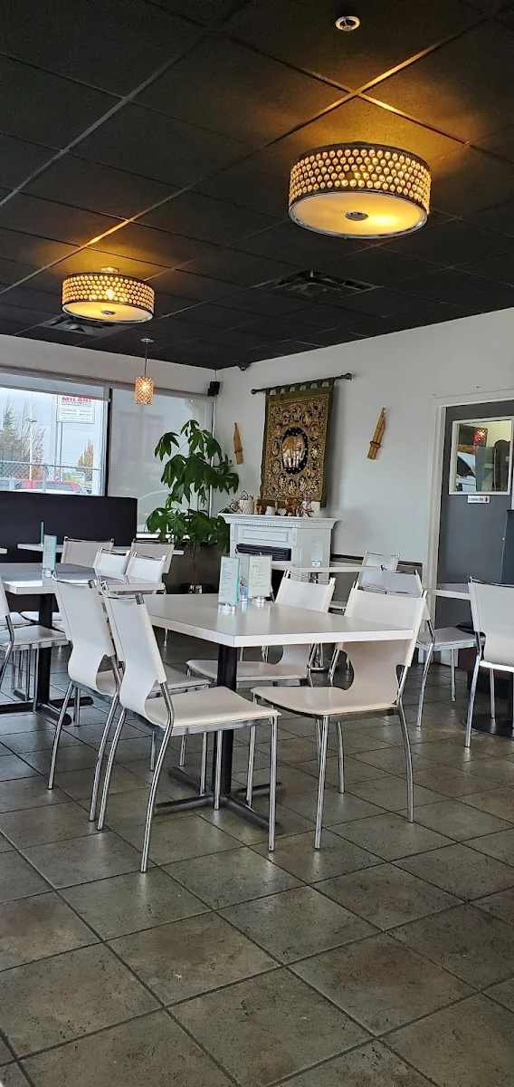 Vibe, Naka Bistro Lao & Thai Cuisine