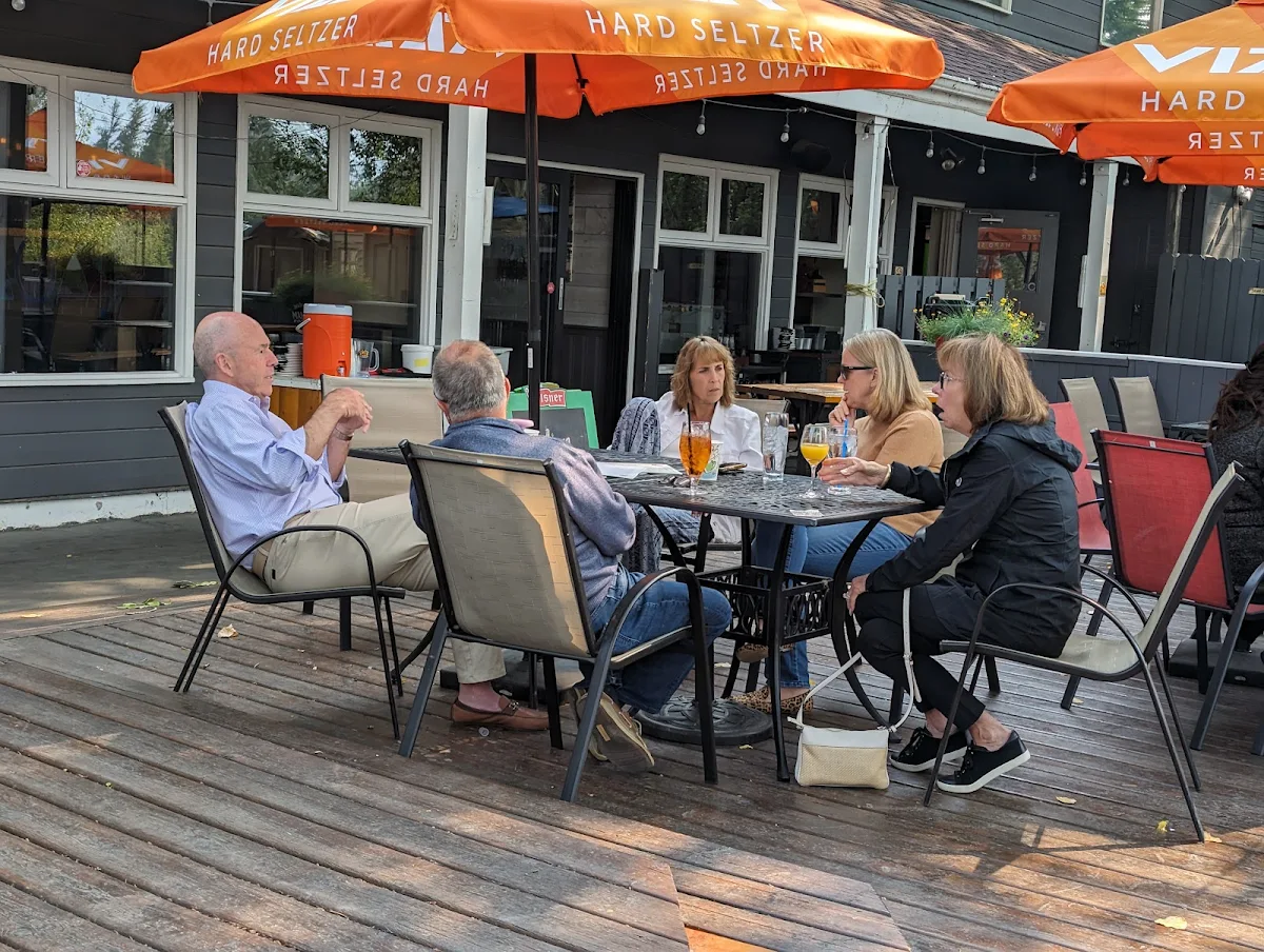 Vibe, Rose & Crown Restaurant & Pub