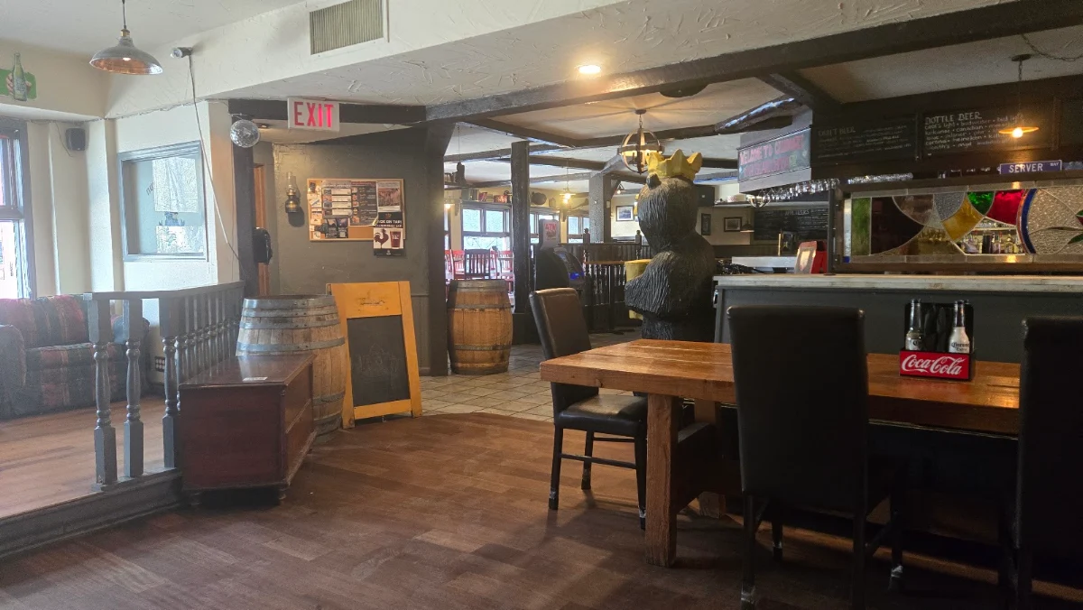 Vibe, Rose & Crown Restaurant & Pub