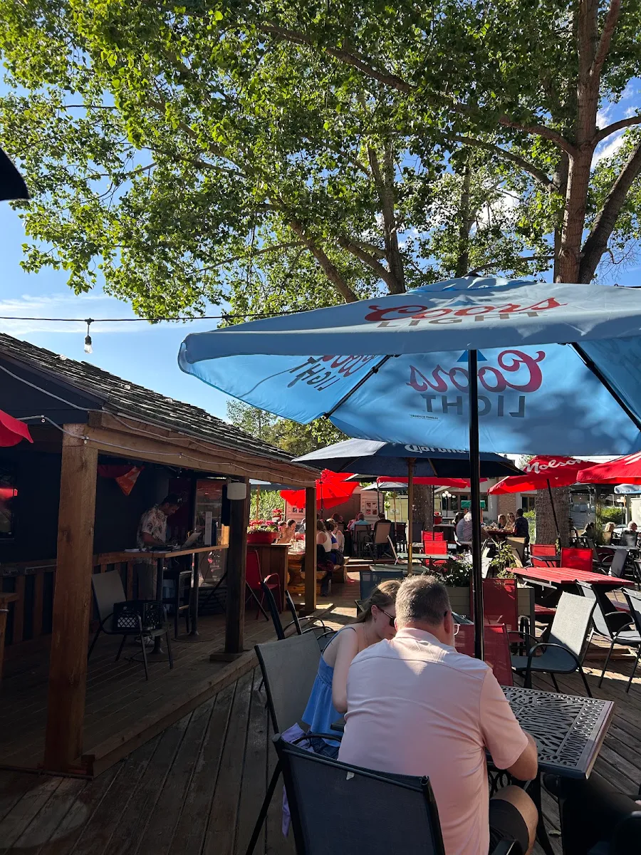 Vibe, Rose & Crown Restaurant & Pub