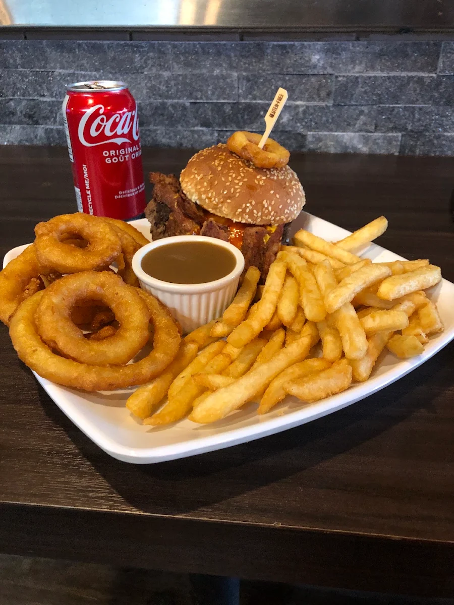Food & drink, Ritz Bites Bar and Grill