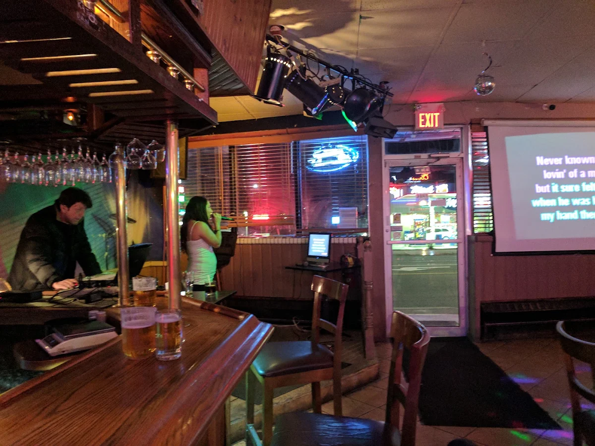 Vibe, Ritz Bites Bar and Grill