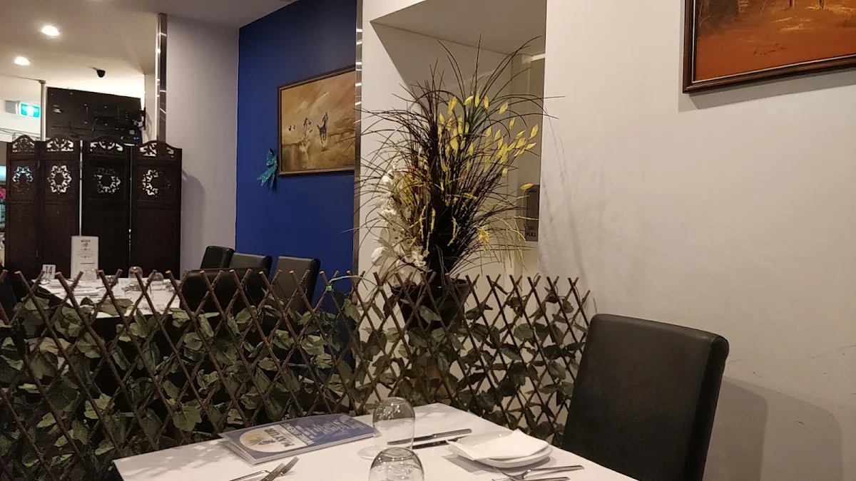 Vibe, Bombay Bustle Indian Restaurant
