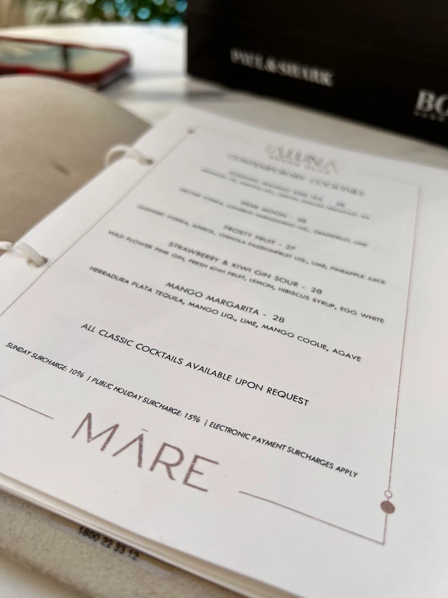 Menu, La Luna Beach Club