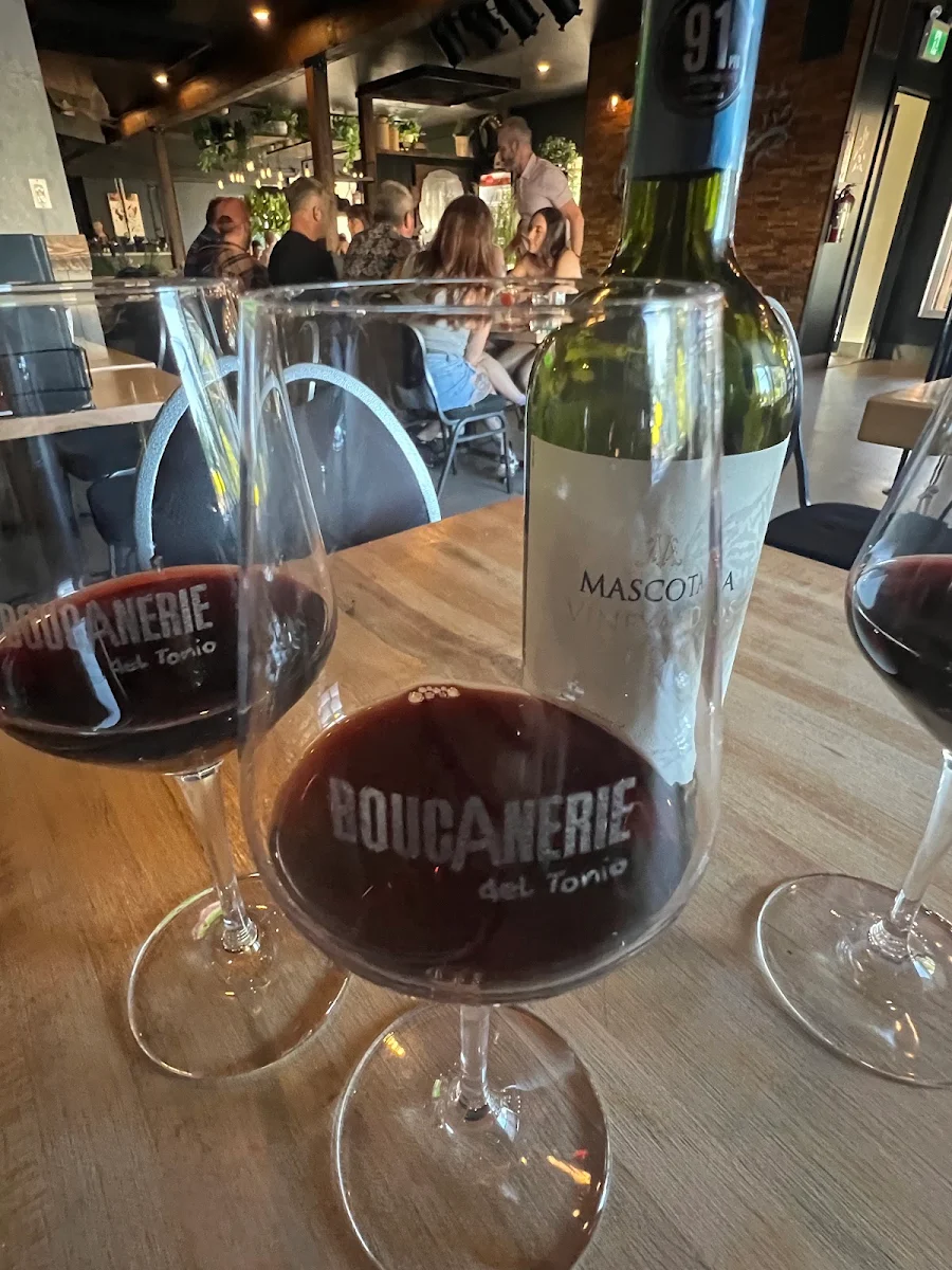 Food & drink, La Boucanerie Del Tonio inc. Comptoir
