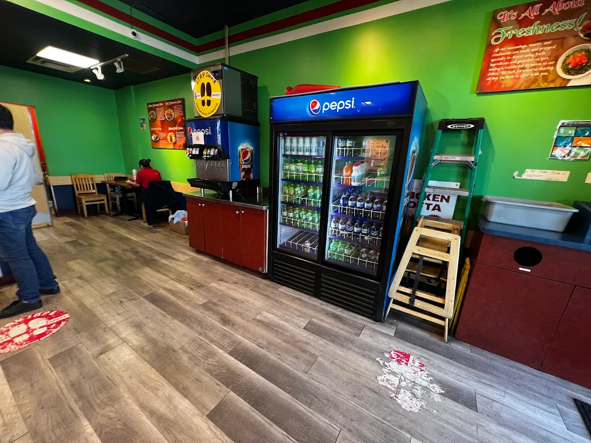 Vibe, Shawarma Palace