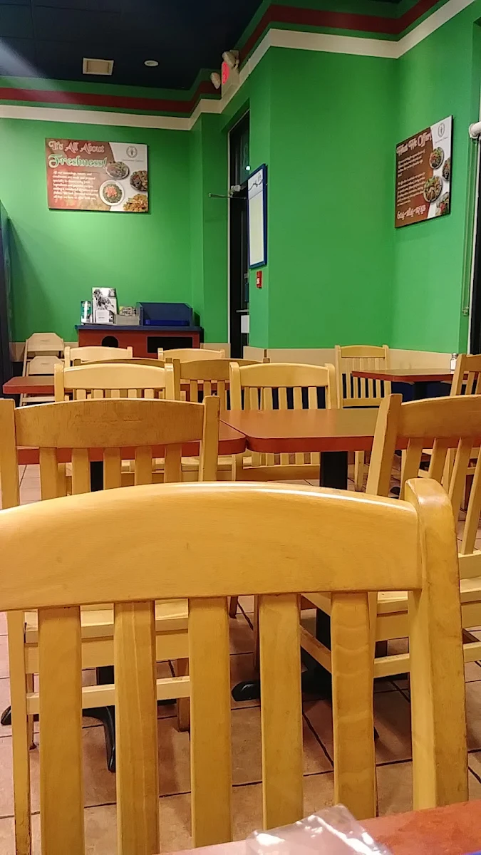 Vibe, Shawarma Palace