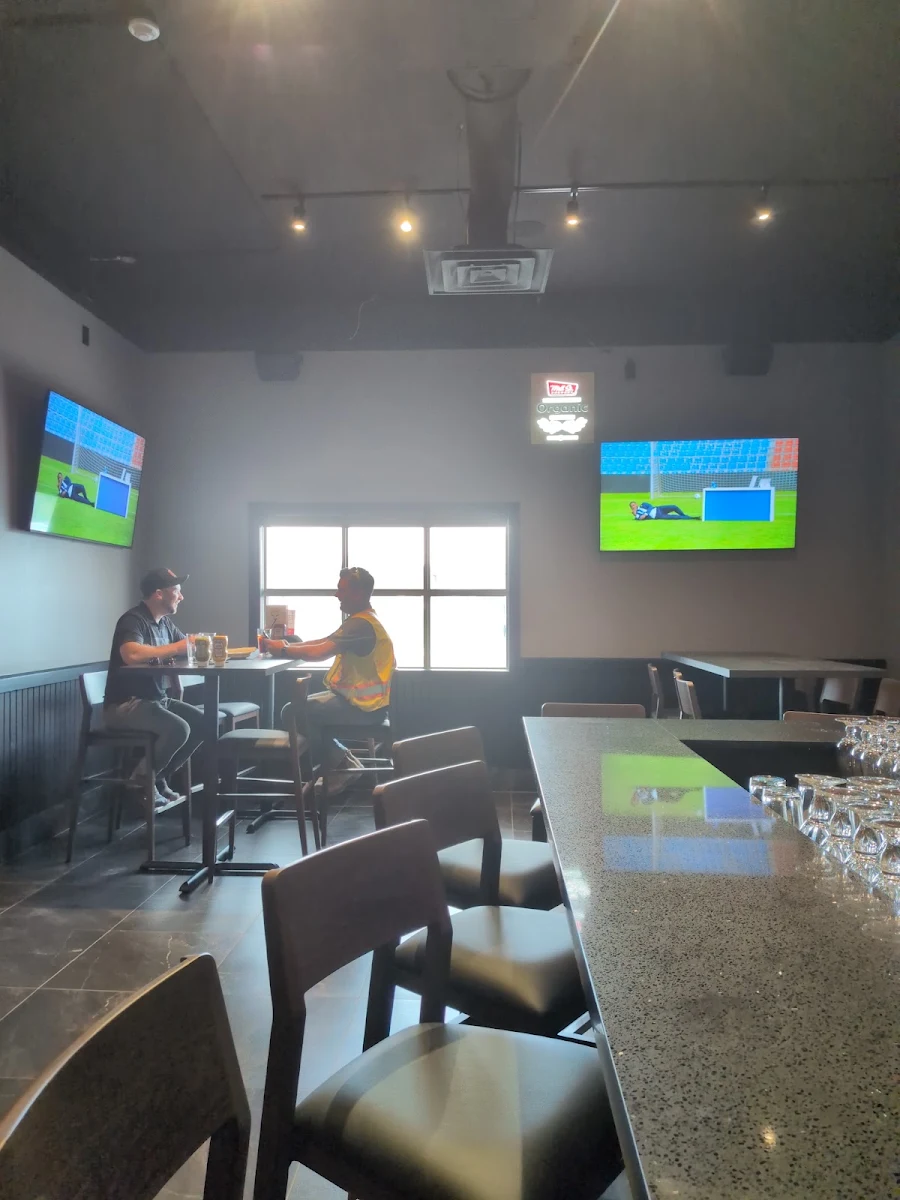 Vibe, Wacky Moose Bar & Grill - Owen Sound