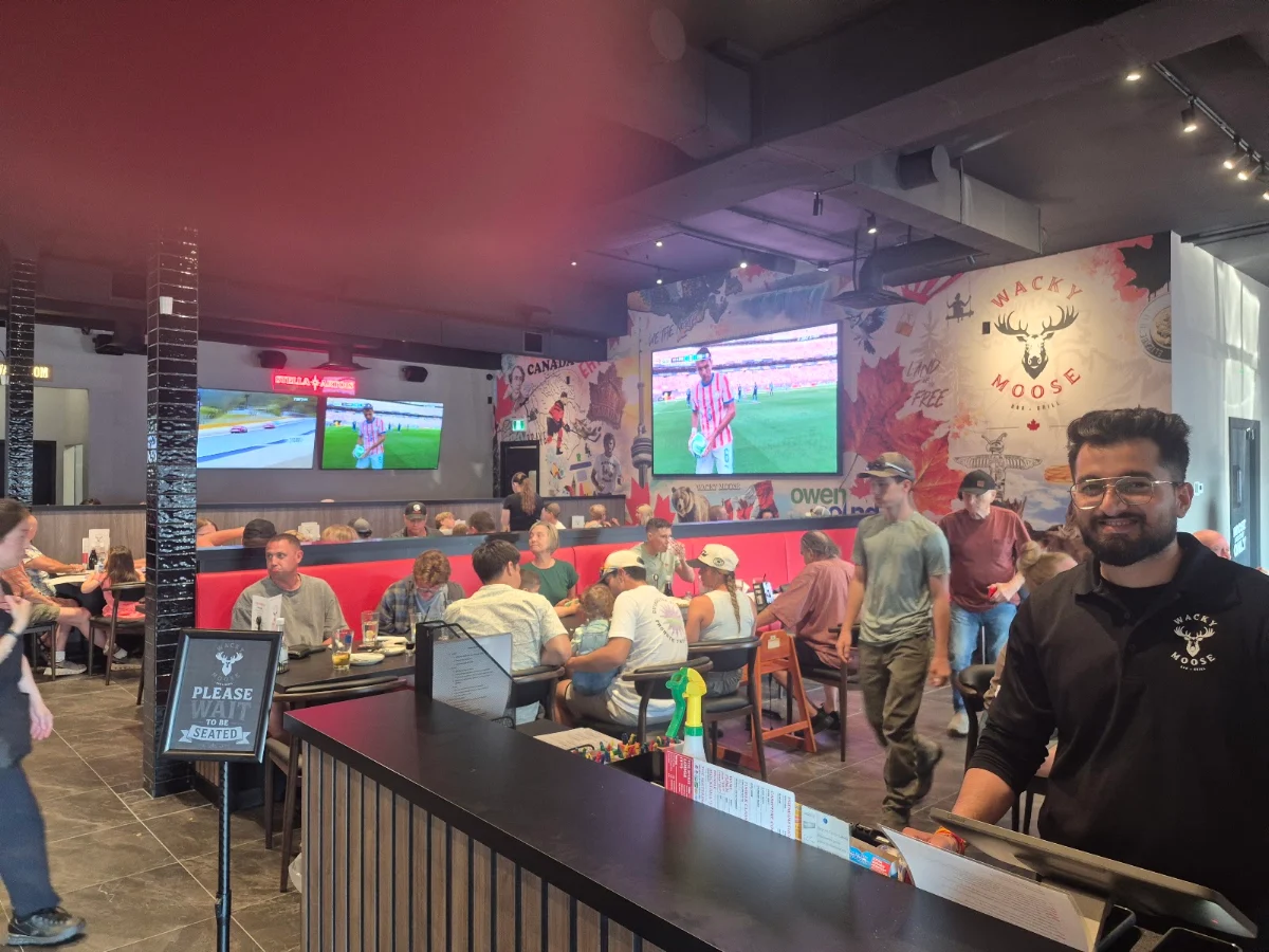 Vibe, Wacky Moose Bar & Grill - Owen Sound