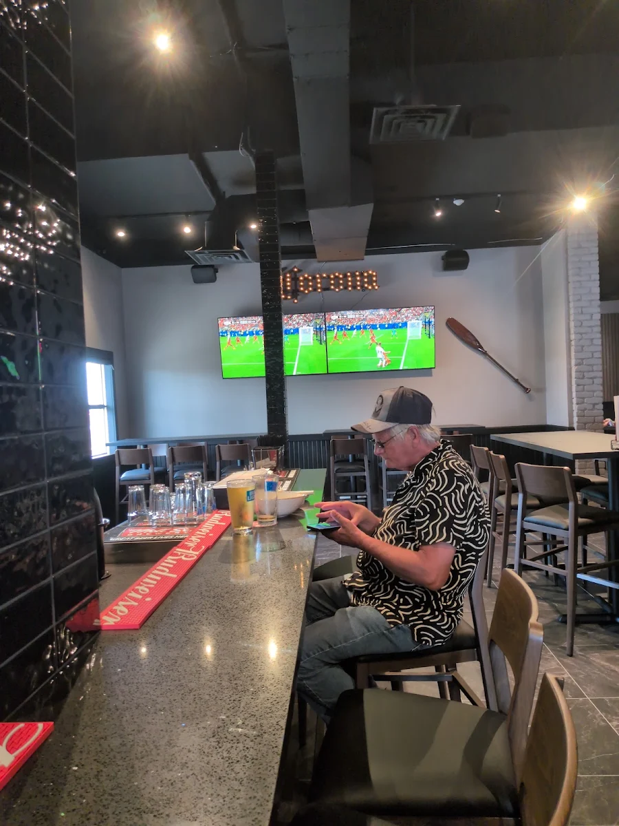 Vibe, Wacky Moose Bar & Grill - Owen Sound