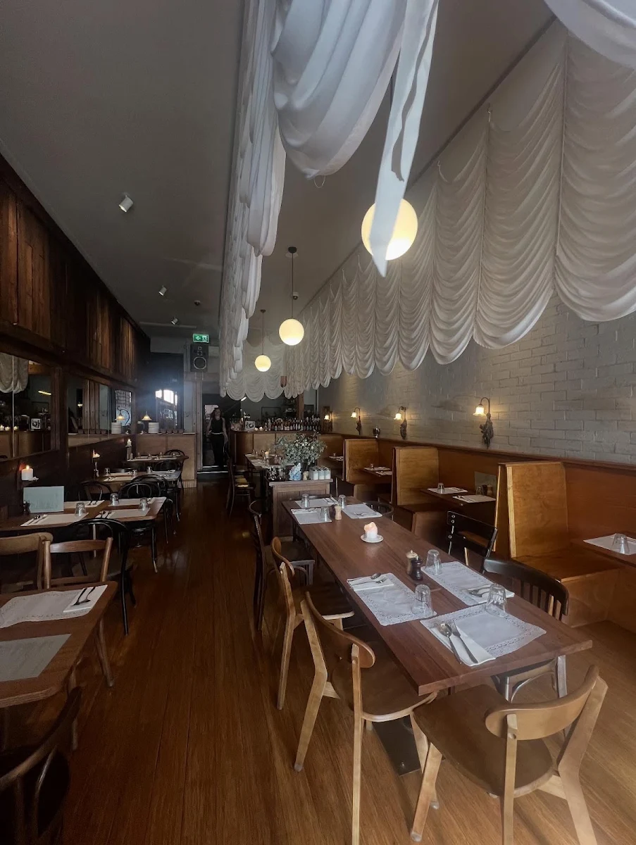 Vibe, Times New Roman Bar