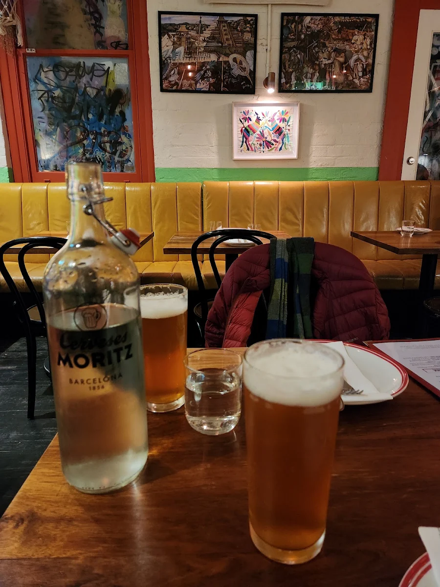 Food & drink, Tres a Cinco